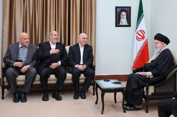 Hamas Leader and Council Members Meet with Revolutionary Leader