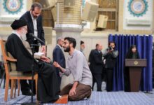 Meeting with Students by the Leader