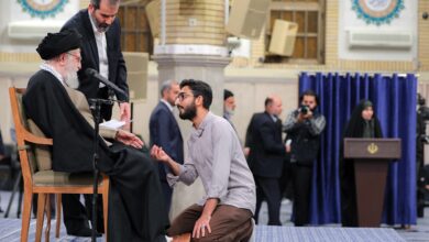 Meeting with Students by the Leader