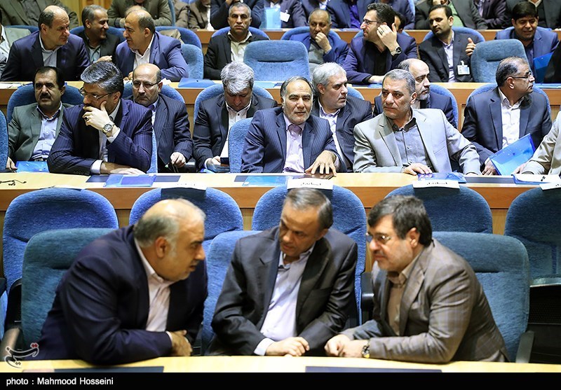 اصالت بازآفرینی نقش استانداران در مسیر توسعه متوازن و رهایی از تمرکزگرایی دستکاریشده