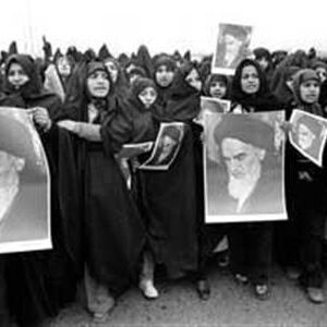 اصالت توجه تامّ نظام ولائی به جایگاه ارزشمند زنان متدین و انقلابی در عرصههای مختلف