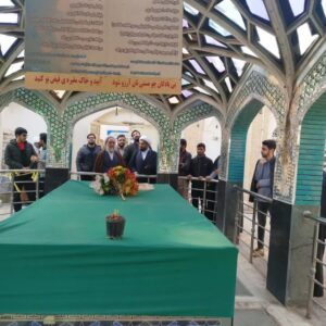 اصالت زیارت قبور فقیهان و بزرگان دین و بهرهمندی معنوی از آن