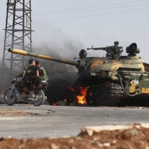 اصالت شکلگیری تصمیمهای حساس جنگی از مسیر رسمی و نهادینه و زیر نظر عالیترین مرجع نظامی–سیاسی کشور