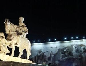 اصالت عبرت‌اندوزی از تاریخ ملت‌ها در تقویت آگاهی نسل‌ها و هدایت مسیر آینده پایداری فکری