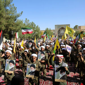 اصالت ضرورت انس و پیوستگی دائمی حوزویان با منابع علم و کتاب‌های ولائیه به عنوان محور کمال انسانی