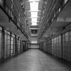 اصالت ضرورت ورود نهادهای مردمی برای کاهش جمعیت کیفری زندانها براساس عدالت کیفری