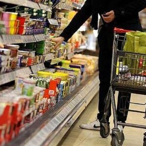 اصالت پیامدهای اقتصادی افزایش نرخ ارز و فشار آن بر معیشت و توان خرید مردم