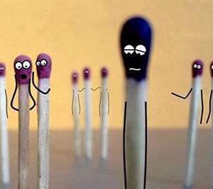 اصالت پیچیدگی قضاوت انسانی میان مشاهده واقعی و گمان ذهنی در شرایط مختلف اجتماعی