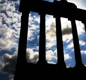 اصل ضرورت امتداد تاریخی ابتلا برای ساختن هویت معرفتی استوار و عمیق