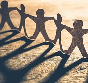 اصالت ضرورت تعریف حکمرانی ولائی به مجموعه‌ای مستمر و منسجم از اقدامات دولت و نهادهای اجتماعی آن در جهت برنامه‌ریزی و نظارت و اداره مشترک امور